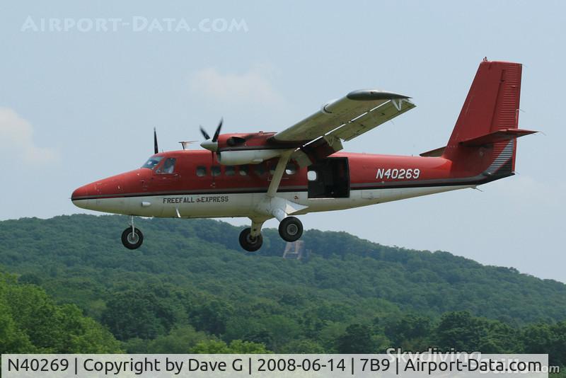 N40269, 1968 De Havilland Canada DHC-6-200 Twin Otter C/N 152, On final at Ellington, CT