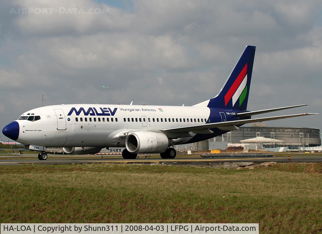 HA-LOA, 2003 Boeing 737-7Q8 C/N 28254, Passing on parallels runways