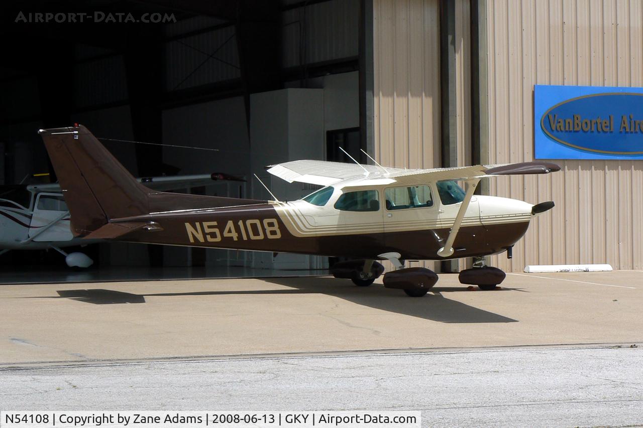 N54108, 1981 Cessna 172P C/N 17274877, At Arlington Municipal