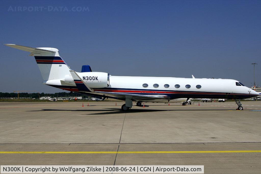 N300K, 1999 Gulfstream Aerospace G-V C/N 587, visitor