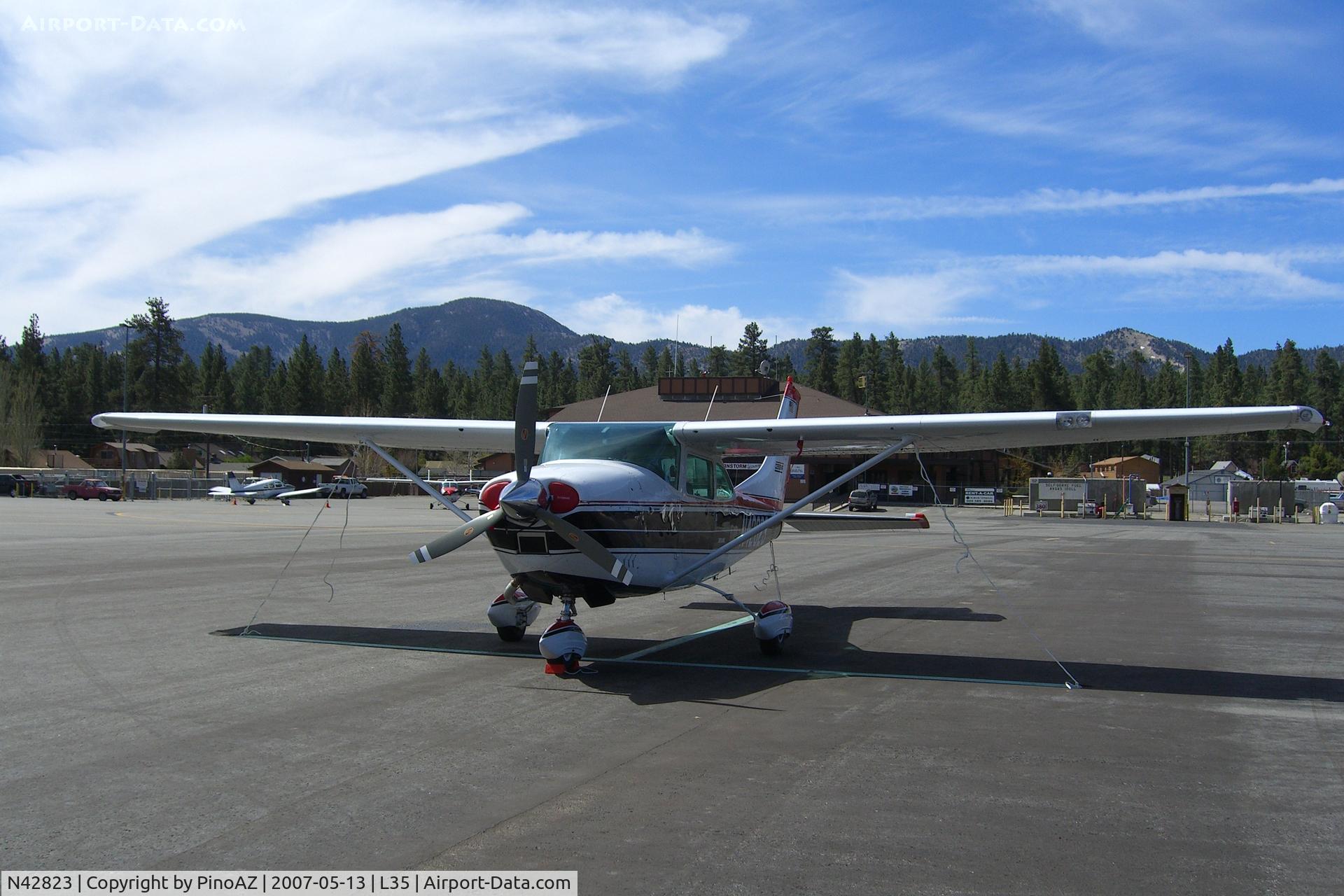 N42823, 1968 Cessna 182L Skylane C/N 18259205, @ Big Bear