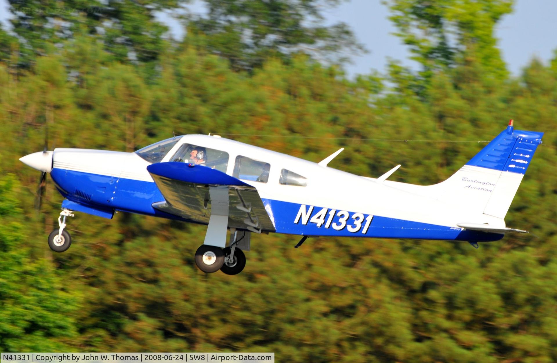 N41331, 1974 Piper PA-28R-200 C/N 28R-7435169, Departing runway 4