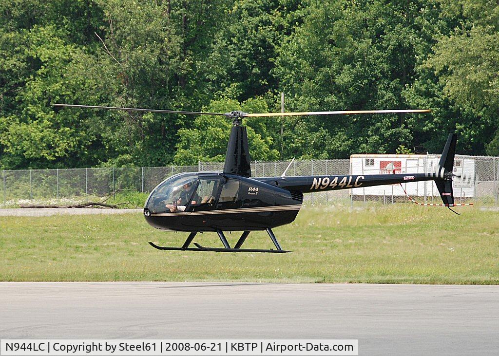 N944LC, 2003 Robinson R44 II C/N 10209, Landing at Butler County