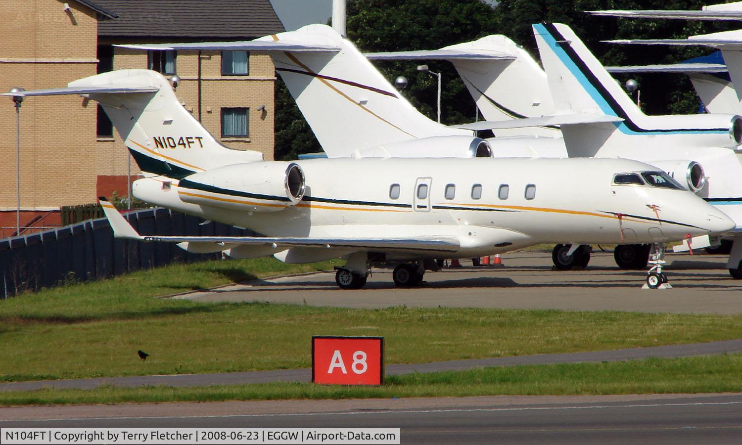 N104FT, 2006 Bombardier Challenger 300 (BD-100-1A10) C/N 20121, Challenger 300 at Luton in June 2008