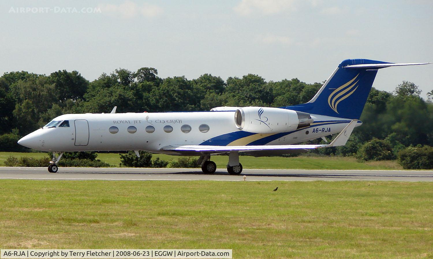 A6-RJA, 2003 Gulfstream Aerospace G-IV C/N 1503, Royal Jets G300 departing from Luton