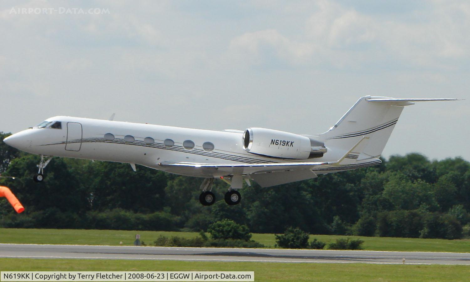 N619KK, 1988 Gulfstream Aerospace G-IV C/N 1062, Gulfstream G1159C landing at Luton