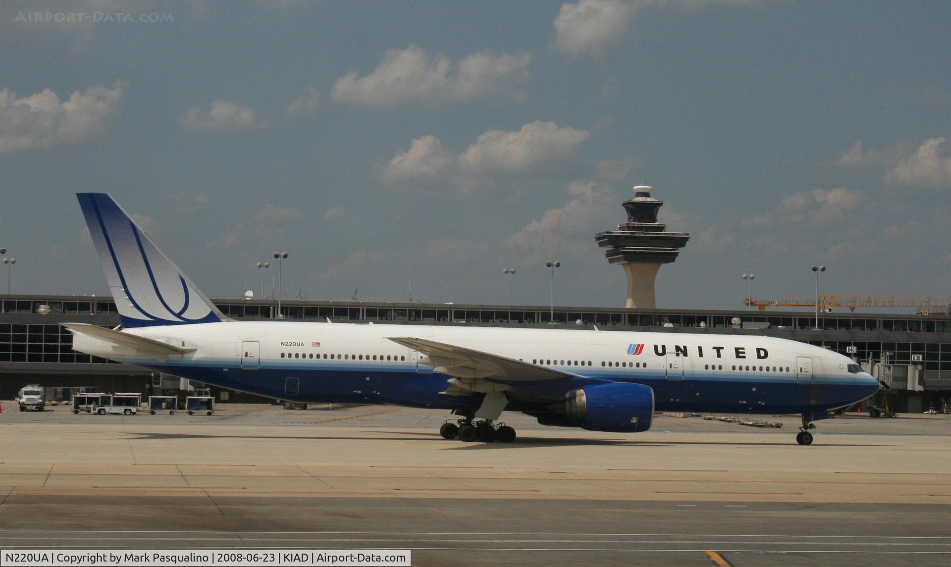 N220UA, 2001 Boeing 777-222 C/N 30223, Boeing 777-200