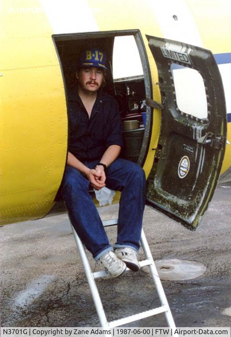 N3701G, 1944 Boeing B-17G Flying Fortress C/N 44-8543A, Yours truly in 1987 waiting for the weather so we can go fly!