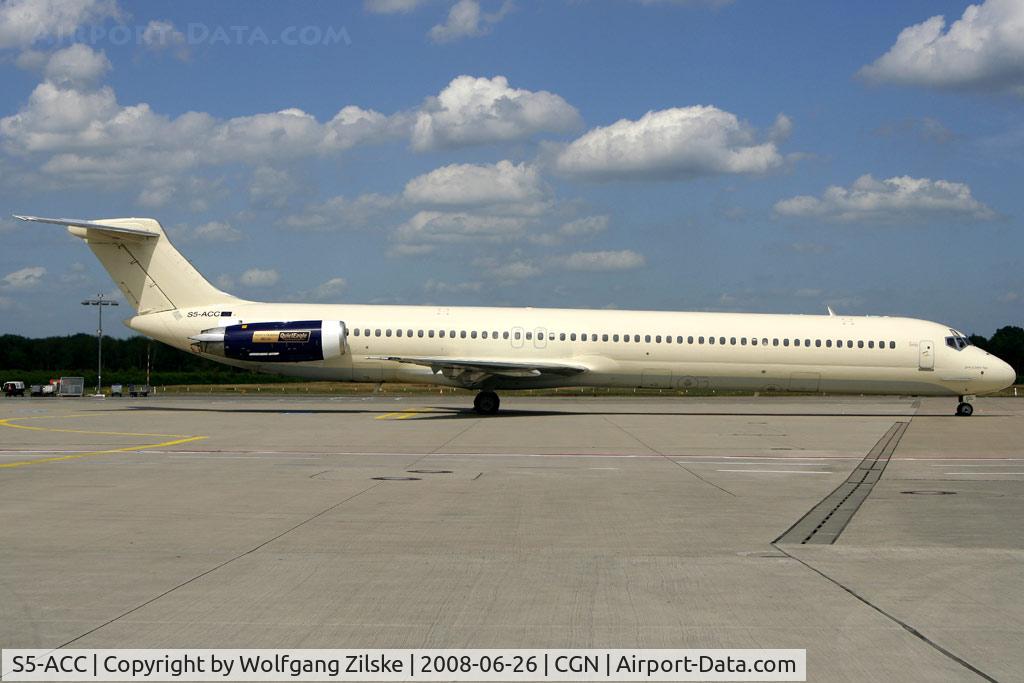 S5-ACC, 1982 McDonnell Douglas MD-82 (DC-9-82) C/N 48095, visitor