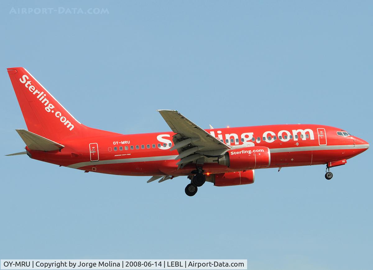 OY-MRU, 1999 Boeing 737-73S C/N 29079, On short final to RWY 25R.