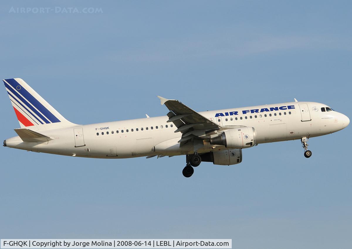 F-GHQK, 1991 Airbus A320-211 C/N 0236, On short final to RWY 25R.