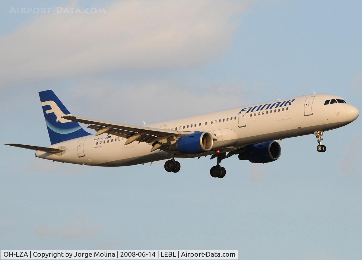 OH-LZA, 1999 Airbus A321-211 C/N 0941, On final to RWY 25R.