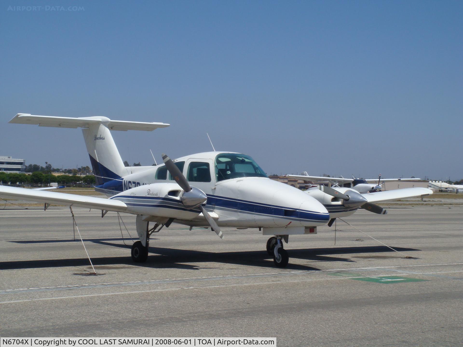 N6704X, 1979 Beech 76 Duchess C/N ME-291, 04X in Torrance Airport Transient Parking