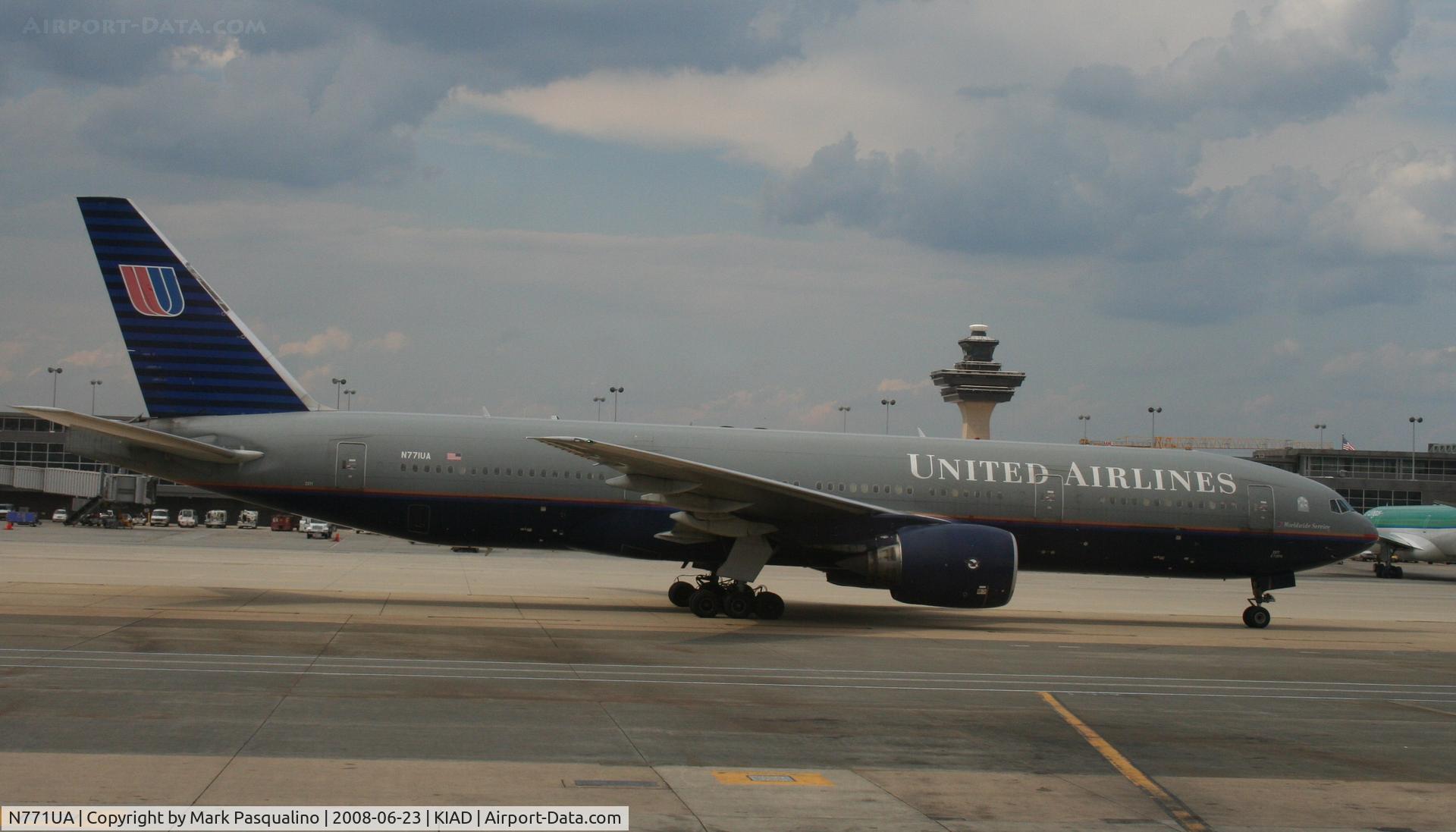 N771UA, 1995 Boeing 777-222 C/N 26932, Boeing 777-200