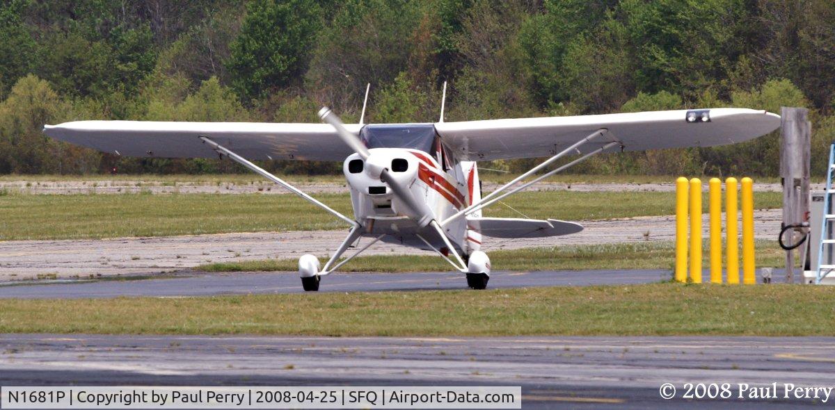 N1681P, 1954 Piper PA-22 C/N 22-2467, Passing the fuel pit