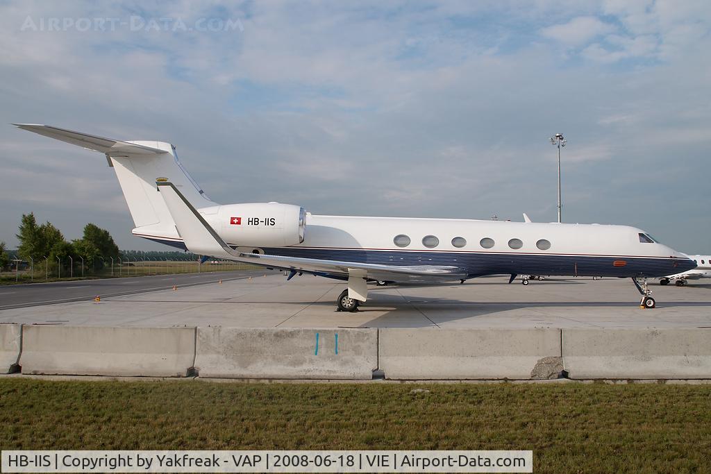 HB-IIS, 1999 Gulfstream Aerospace GV C/N 572, Gulftream 5