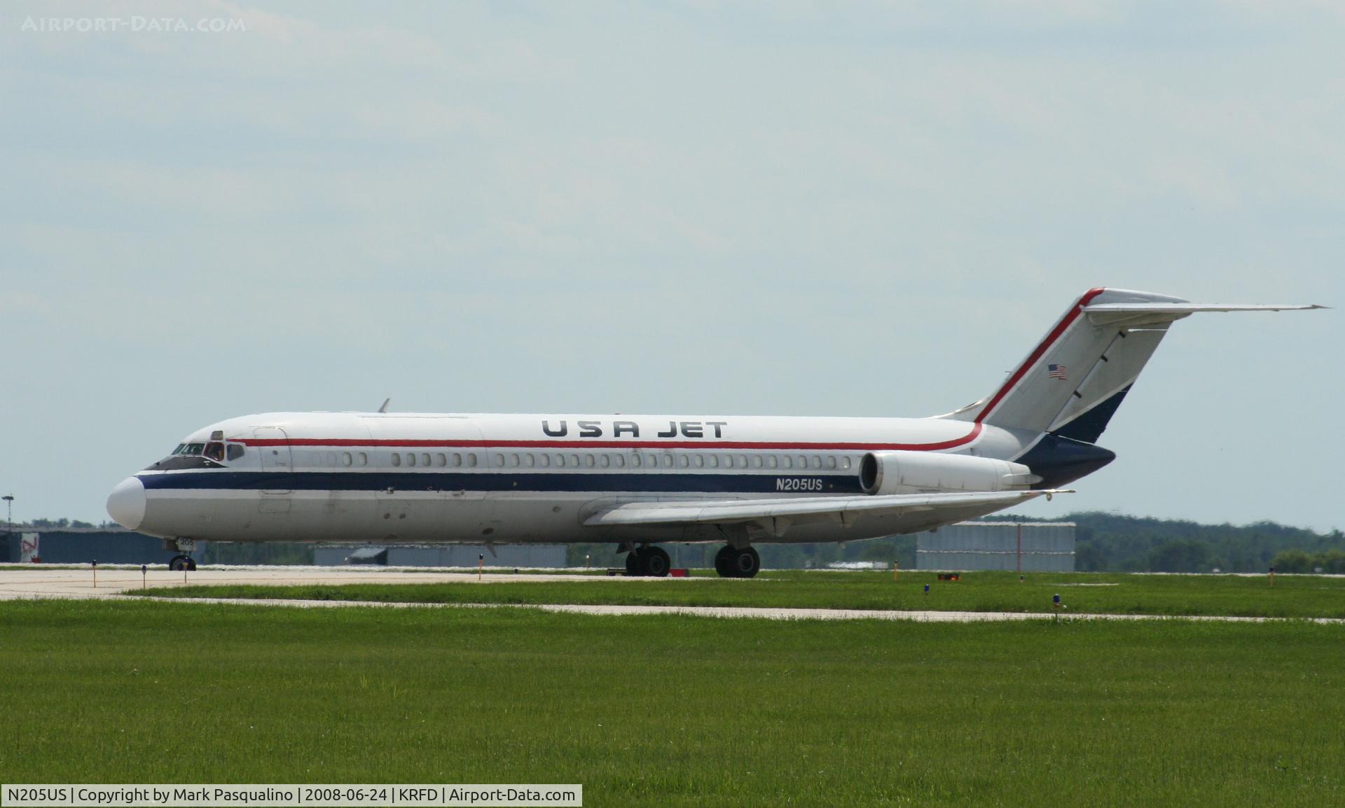 N205US, 1976 McDonnell Douglas DC-9-32F C/N 47690, DC-9-32F