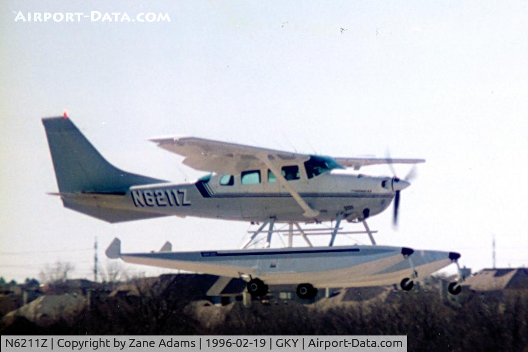 N6211Z, 1981 Cessna TU206G Turbo Stationair C/N U20606190, At Arlington Municipal