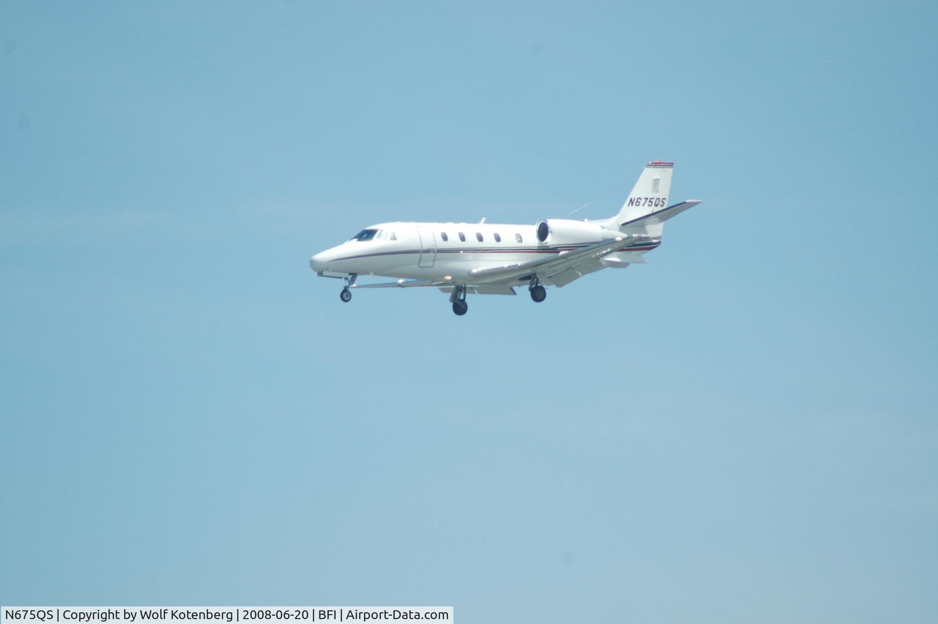 N675QS, 2002 Cessna 560XL Citation Excel C/N 560-5275, Final at Boeing Field, in Seattle