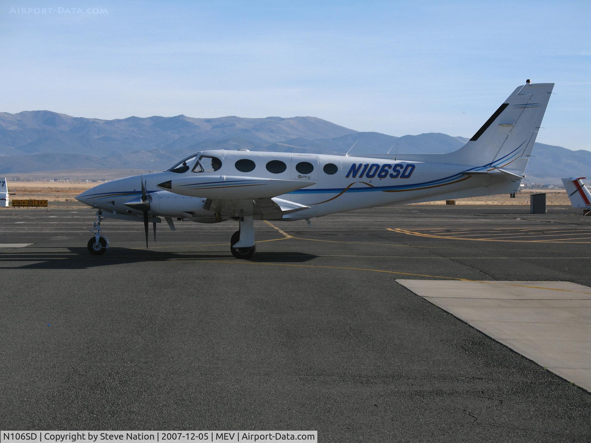 N106SD, Cessna 340A C/N 340A0293, Cessna 340A taxying @ Minden, V