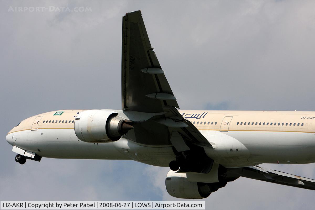 HZ-AKR, 1999 Boeing 777-268/ER C/N 28361, Special Visitor