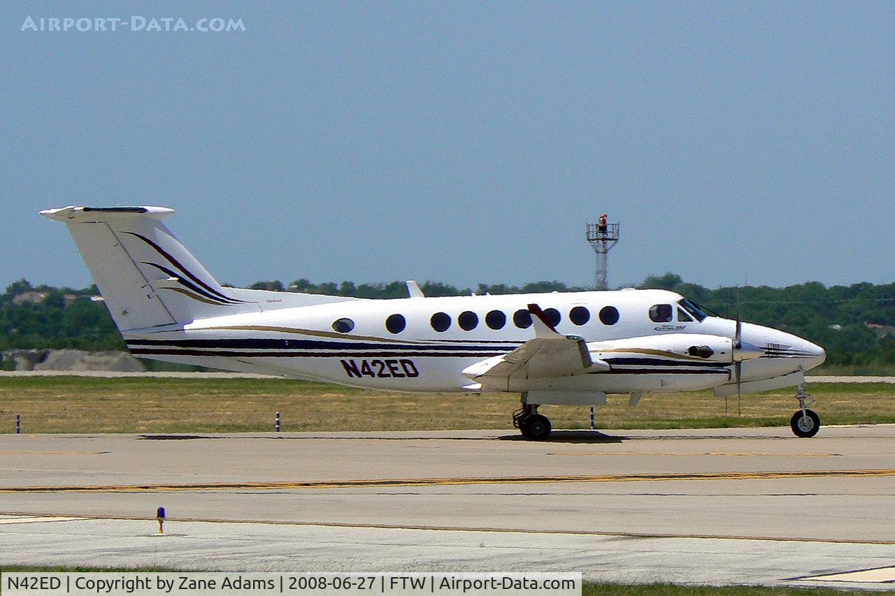 N42ED, 2000 Raytheon Aircraft Company B300 C/N FL-302, At Meacham Field