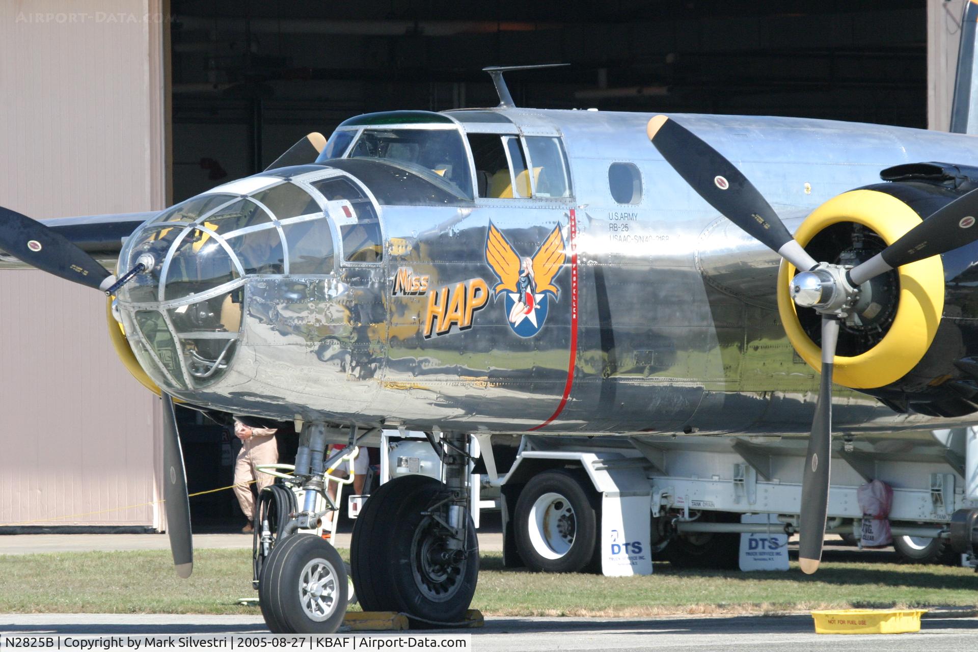 N2825B, 1940 North American RB-25 Mitchell C/N 62-2837, Barnes 2005