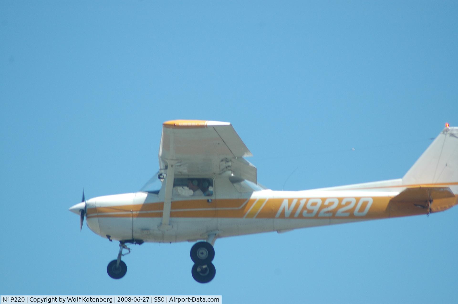 N19220, 1972 Cessna 150L C/N 15074247, landing at S50