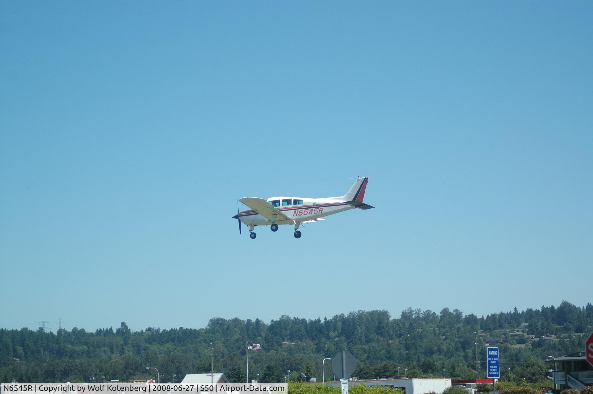 N6545R, 1974 Beech C23 Sundowner 180 C/N M-1581, visiting at Auburn