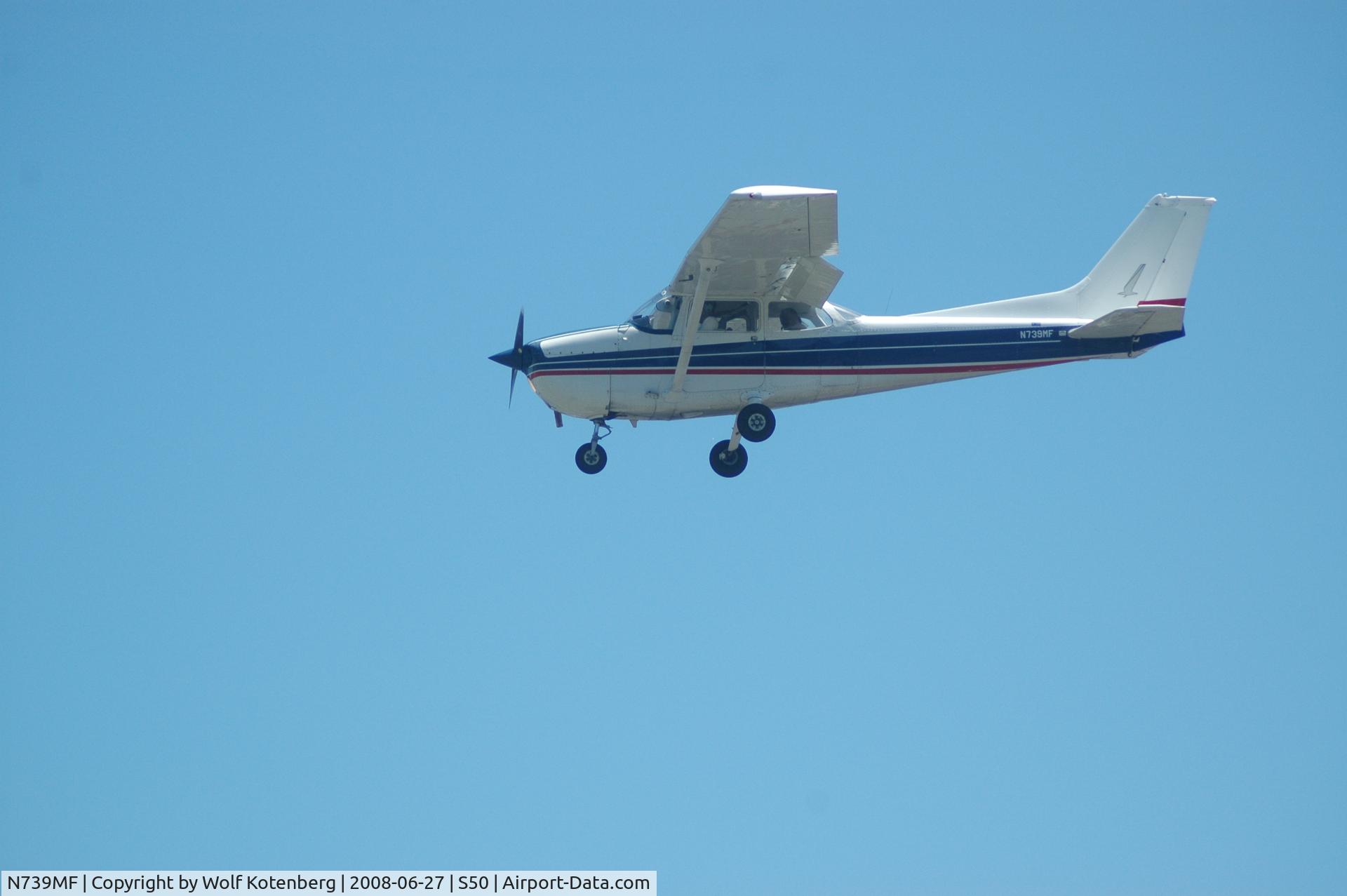 N739MF, 1978 Cessna 172N C/N 17270645, landing