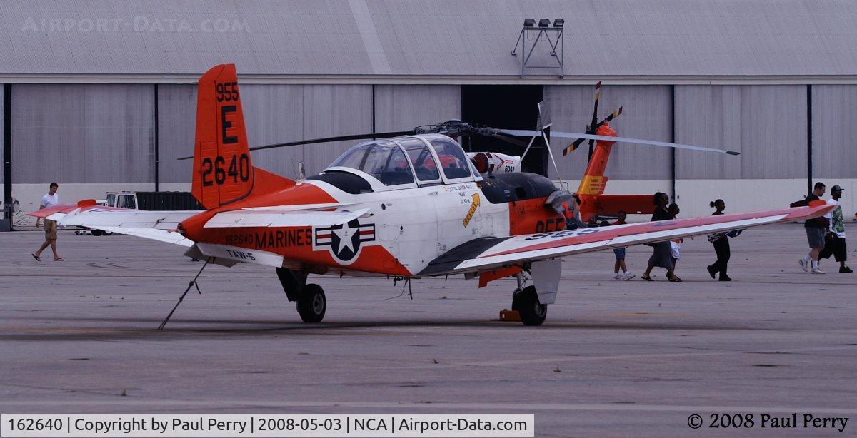 162640, Beech T-34C Turbo Mentor C/N GL-325, Sidling up to the XOs plane