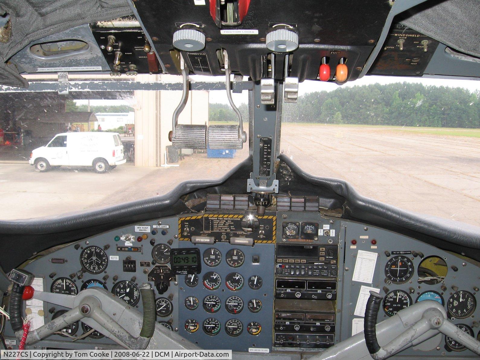 N227CS, 1966 De Havilland Canada DHC-6-100 Twin Otter C/N 27, Twin Otter cockpit