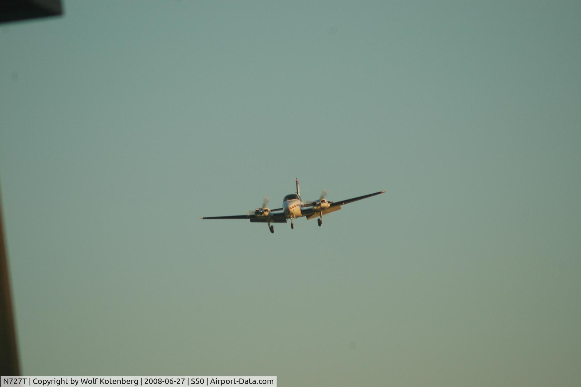 N727T, 1964 Beech 95-B55 (T42A) Baron C/N TC-753, Landing