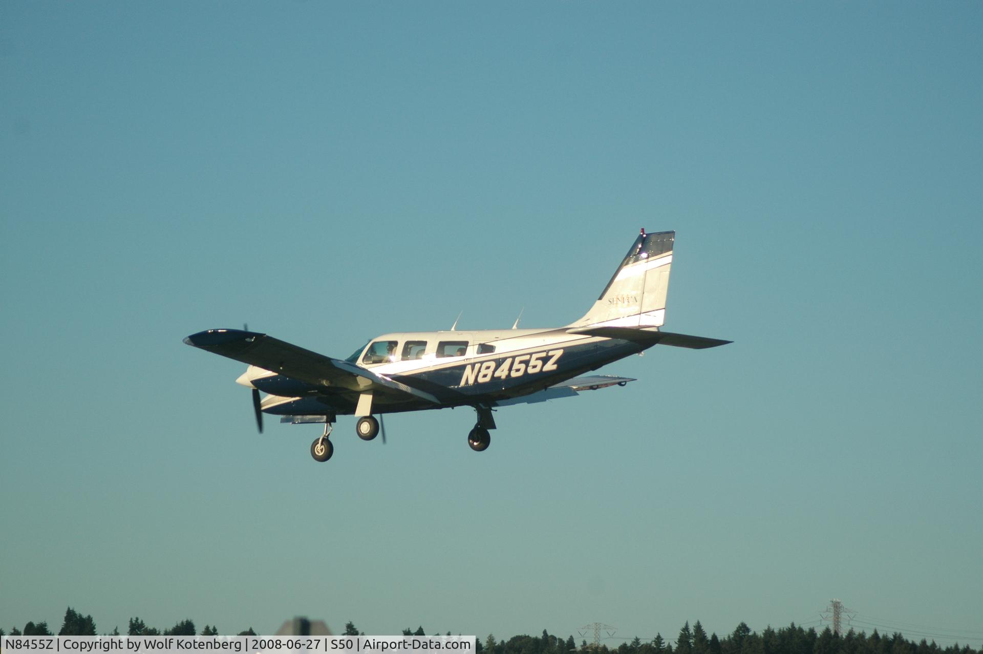 N8455Z, 1981 Piper PA-34-220T C/N 34-8233003, visiting auburn