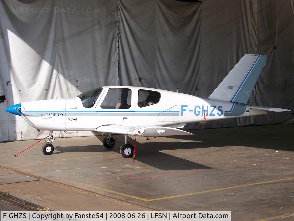 F-GHZS, 1990 Socata TB-9 Tampico C/N 1015, New in the hangar