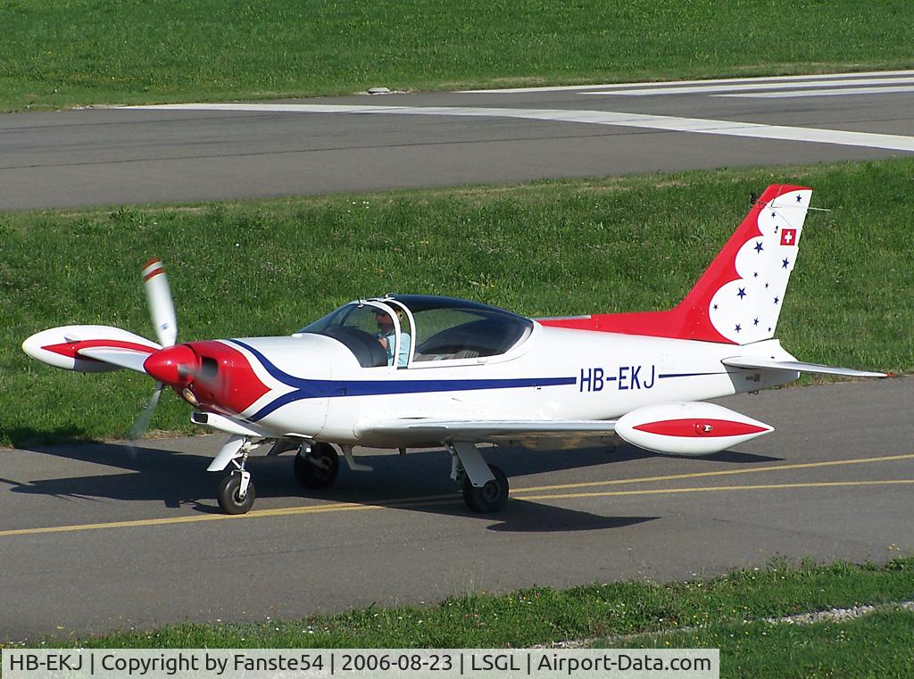 HB-EKJ, 1986 SIAI-Marchetti F-260D C/N 735/41-005, View from helicopter