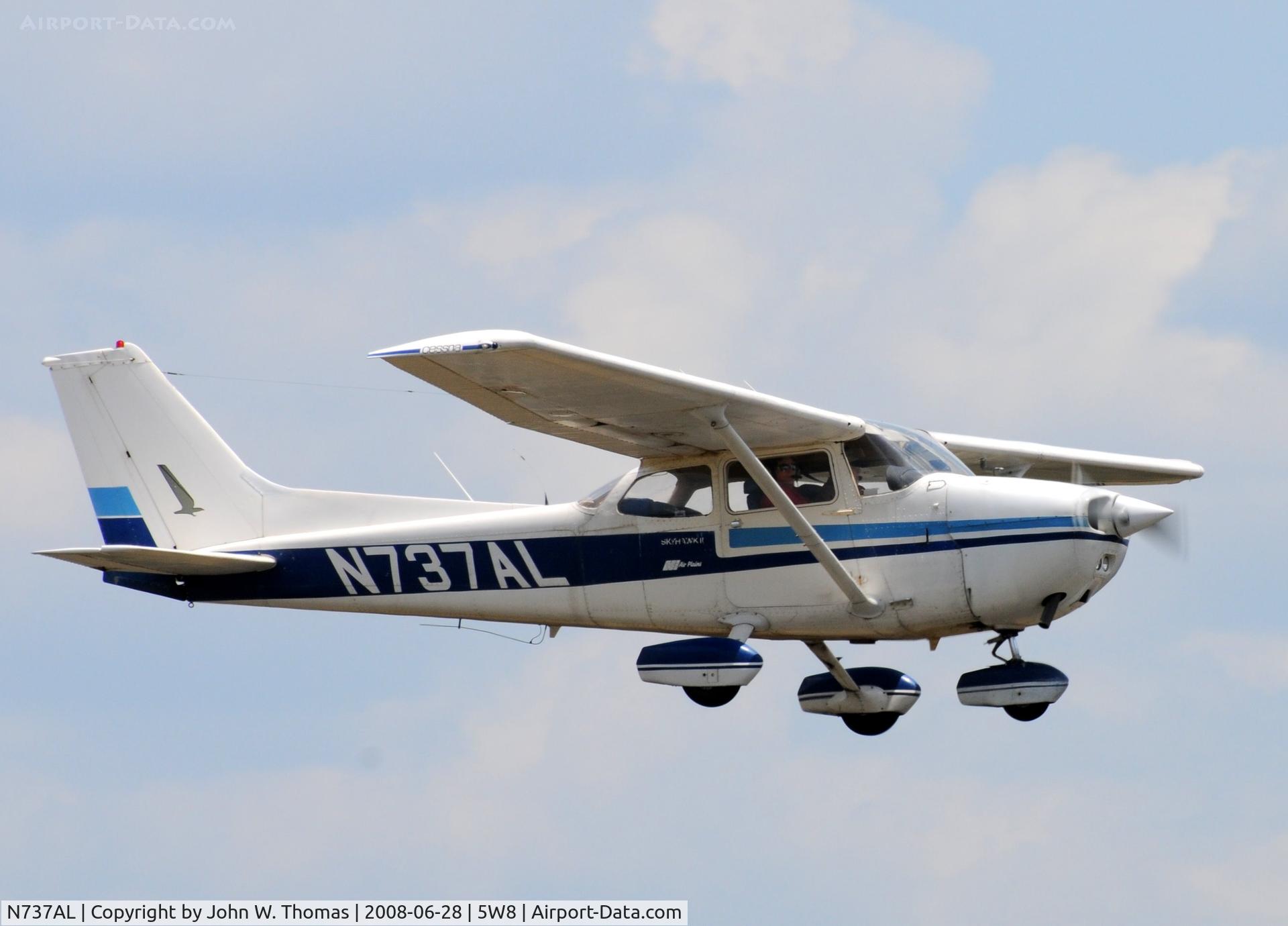 N737AL, 1977 Cessna 172N C/N 17269268, Departing runway 22