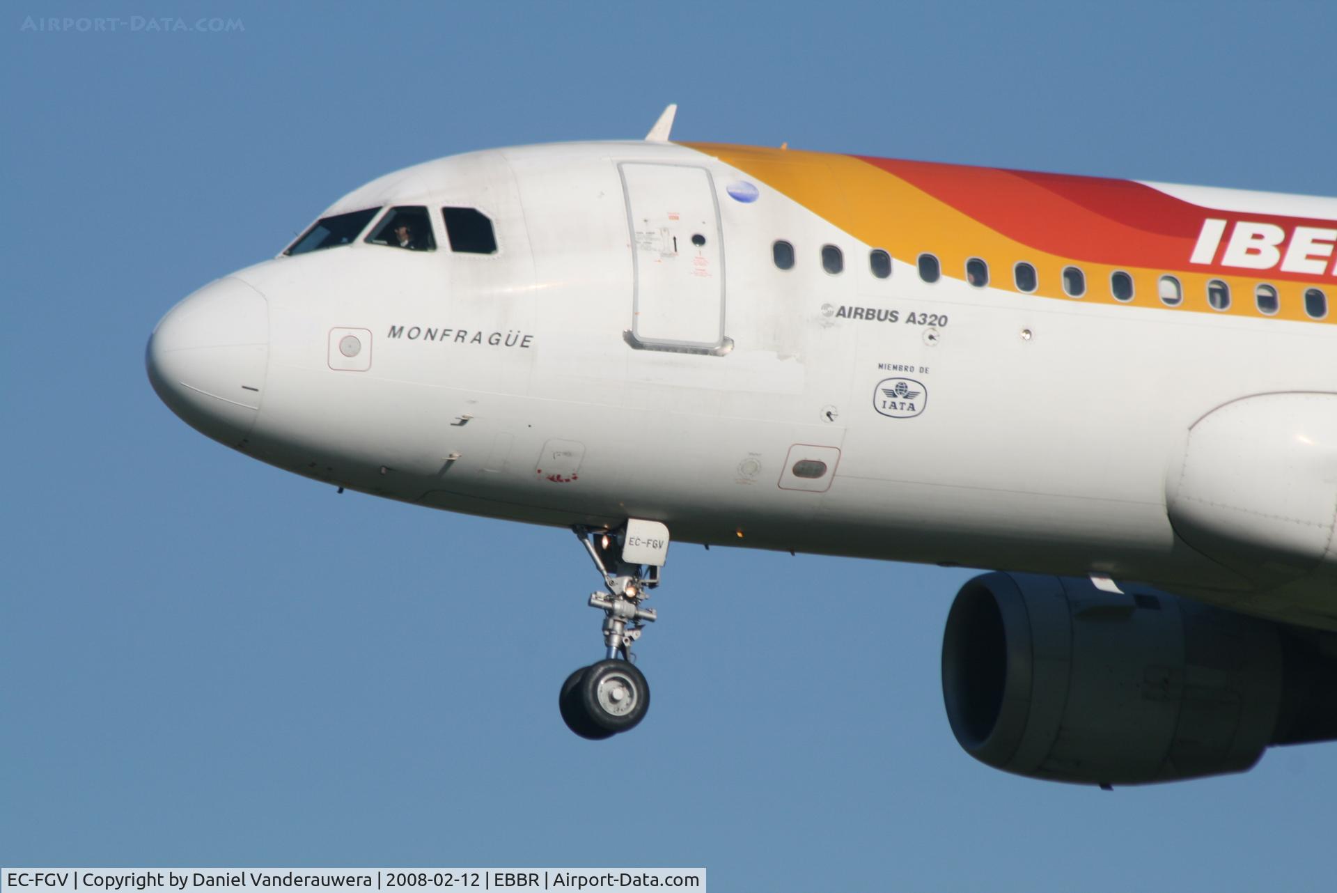 EC-FGV, 1991 Airbus A320-211 C/N 207, arrival of flight IB3206 to rwy 25L