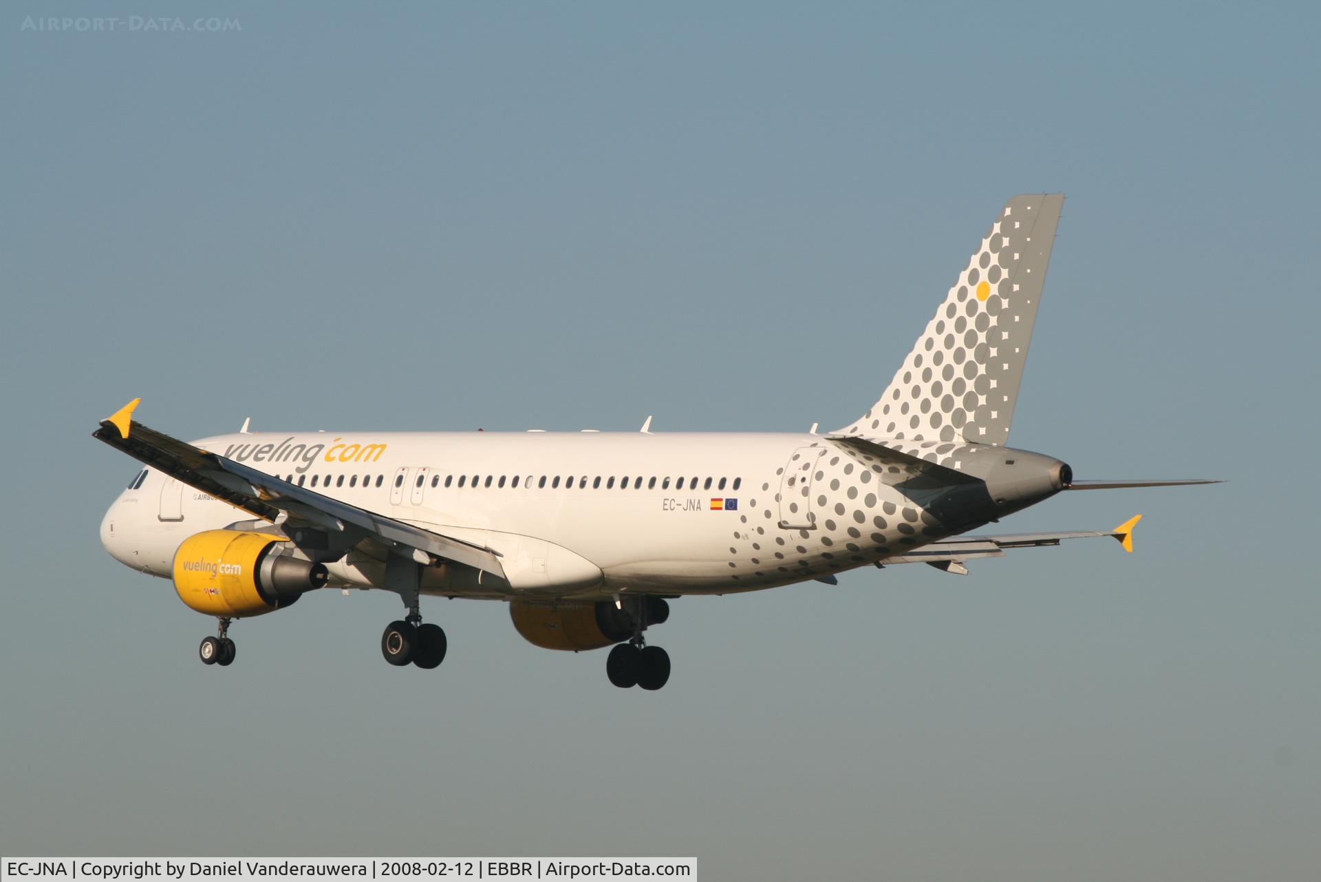 EC-JNA, 2005 Airbus A320-214 C/N 2596, flight VY9864 is descending to rwy 25L