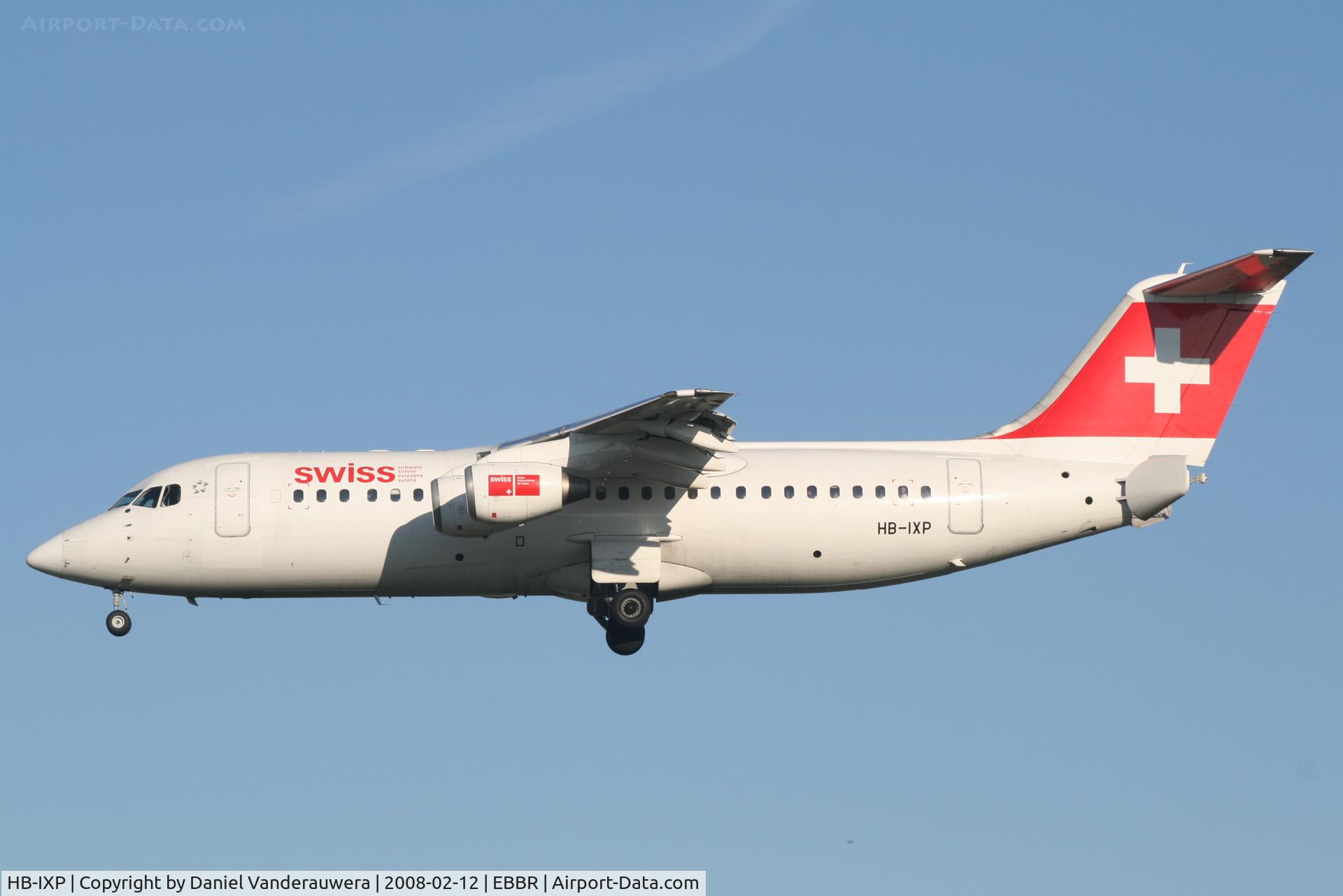 HB-IXP, 1996 British Aerospace Avro 146-RJ100 C/N E3283, arrival of flight LX778 to rwy 25L