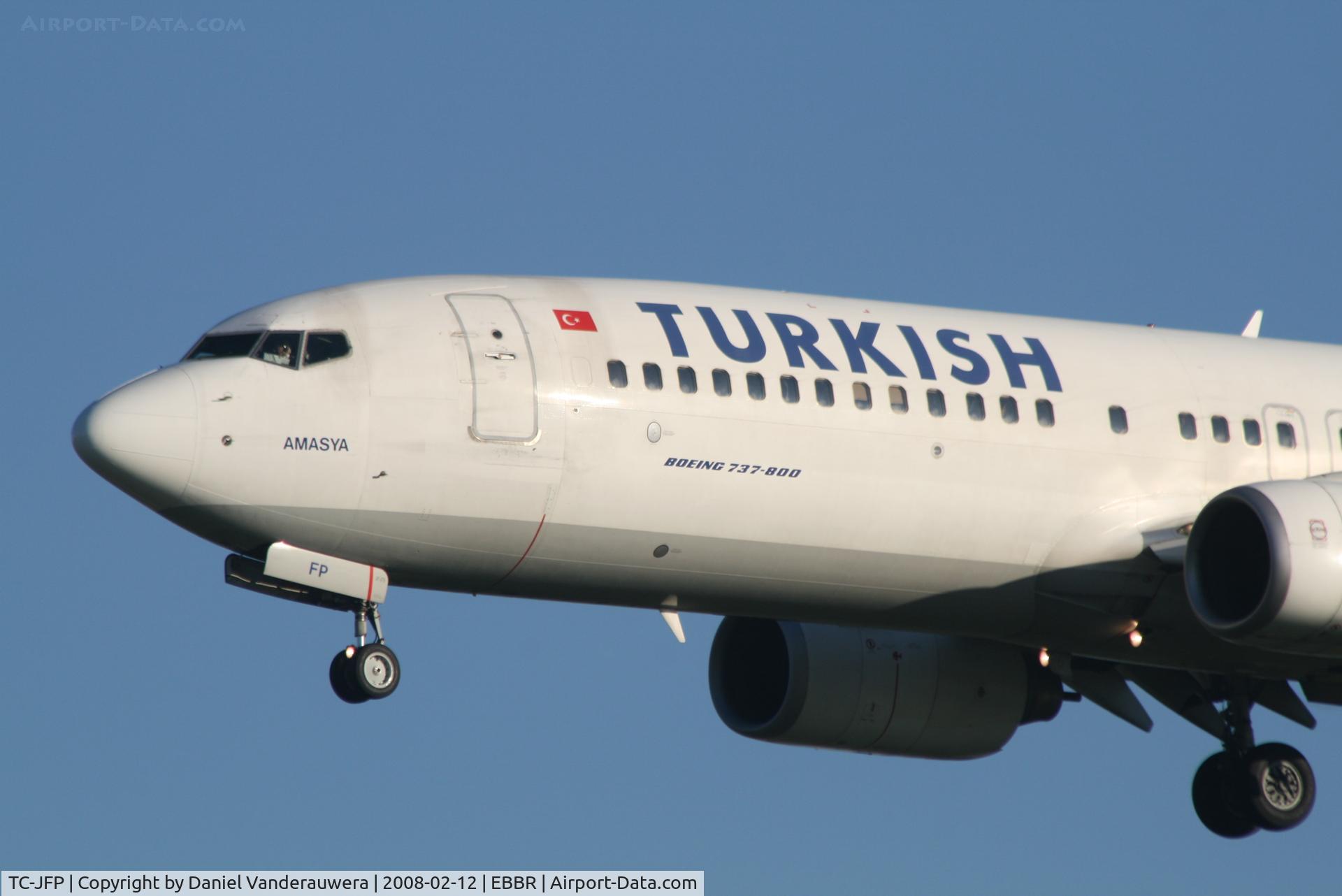TC-JFP, 1999 Boeing 737-8F2 C/N 29778/349, arrival of flight TK1937 to rwy 25L