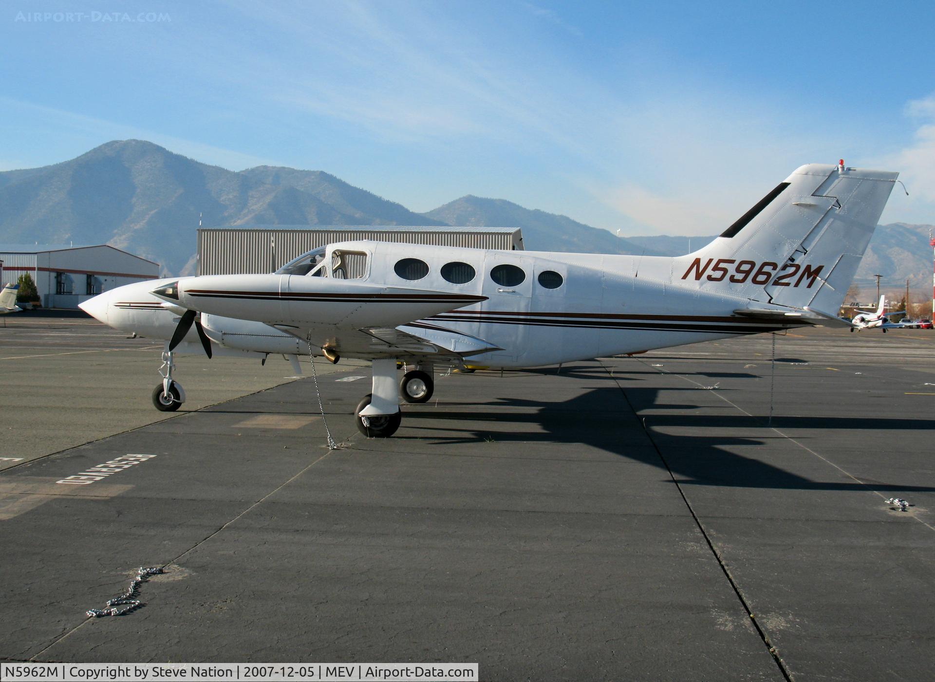 N5962M, 1972 Cessna 421B Golden Eagle C/N 421B0205, 1972 Cessna 421B @ Minden, NV