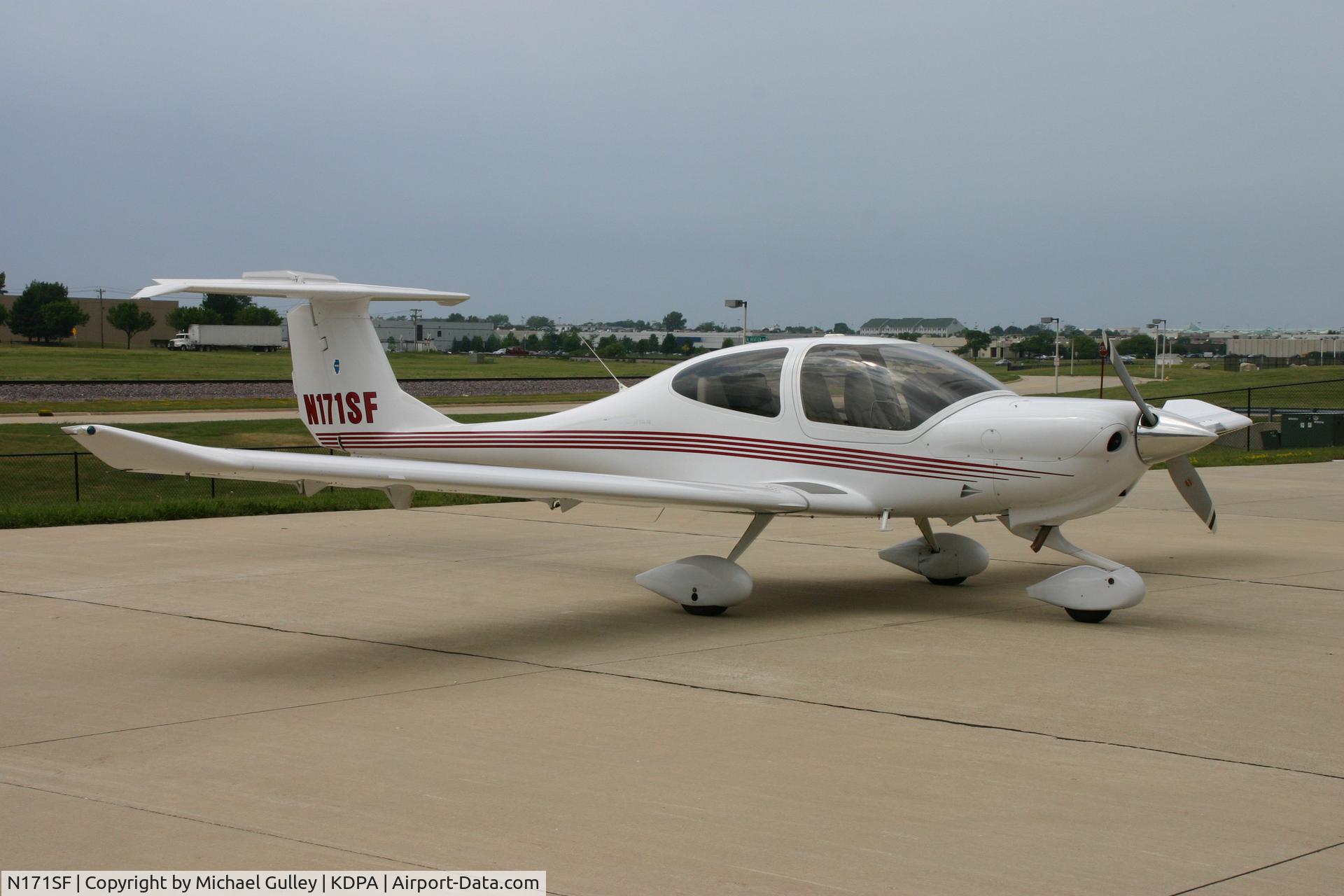 N171SF, 2005 Diamond DA-40 Diamond Star C/N 40.494, DA40-180