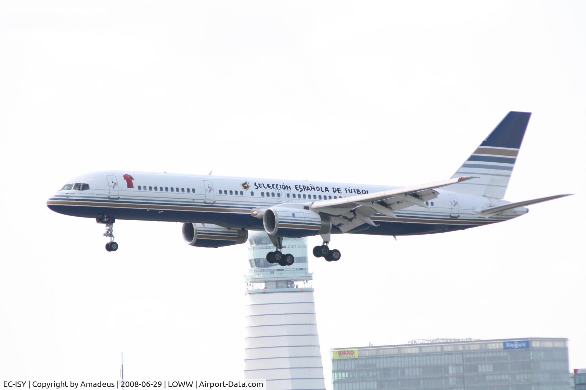 EC-ISY, 1993 Boeing 757-256 C/N 26241, Boeing 757 landing RWY16