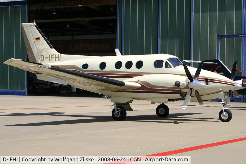 D-IFHI, 1981 Beech C90 King Air C/N LJ-977, visitor