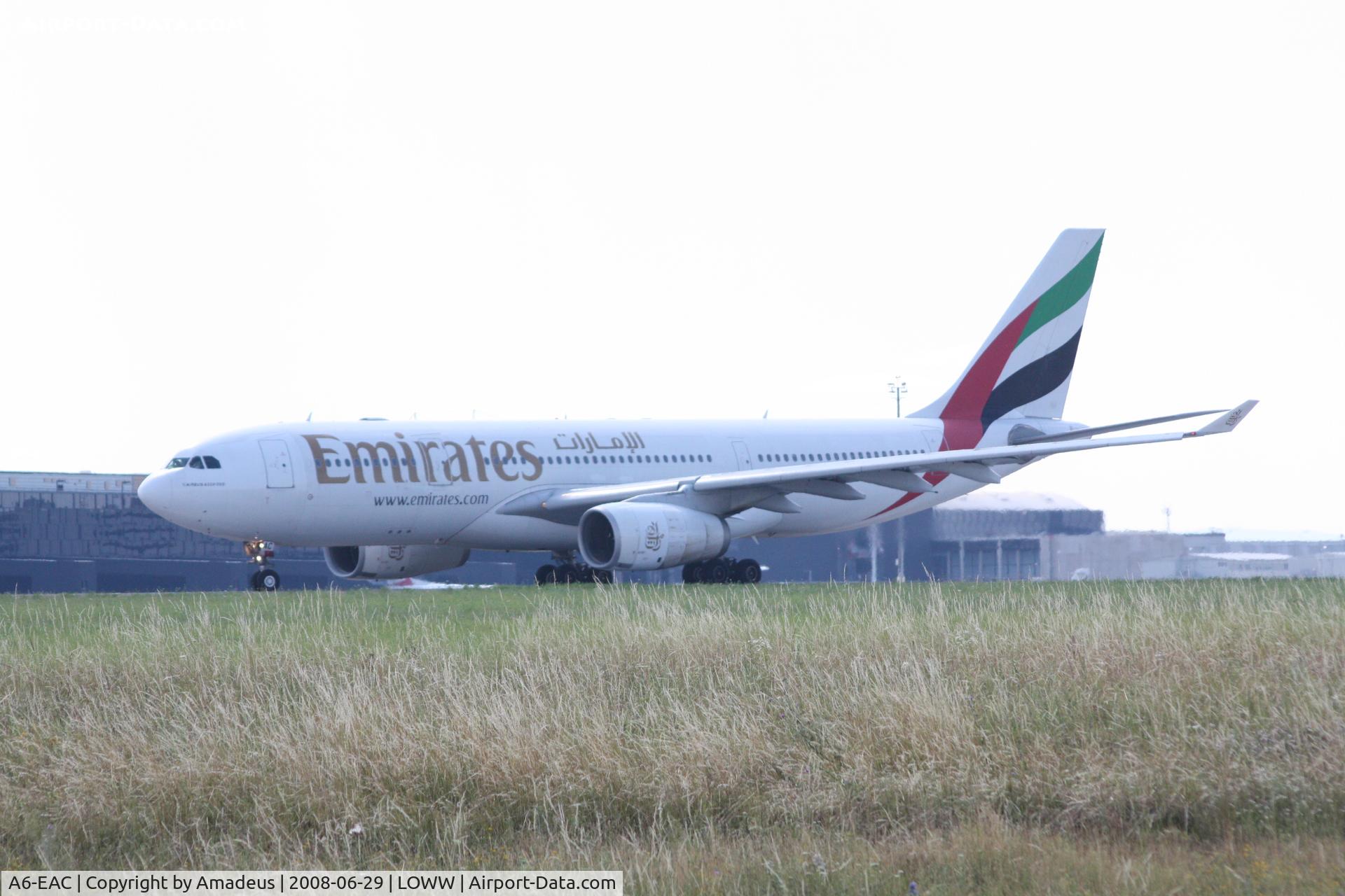 A6-EAC, 2000 Airbus A330-243 C/N 372, Airbus A330 takeoff RWY 16