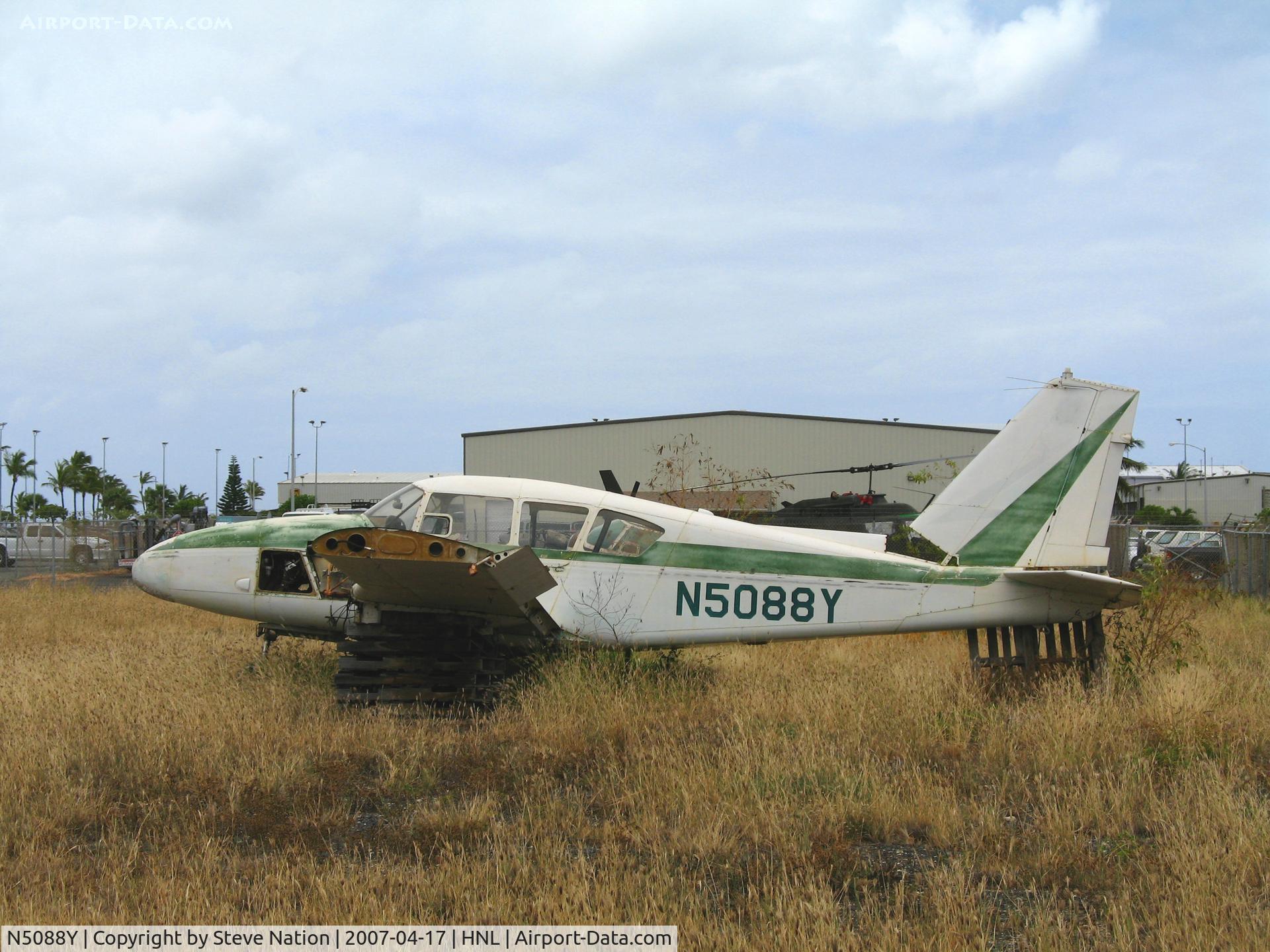 N5088Y, 1962 Piper PA-23-250 C/N 27-2108, Derelict 1962 Piper PA-23-250 @ Honolulu, HI