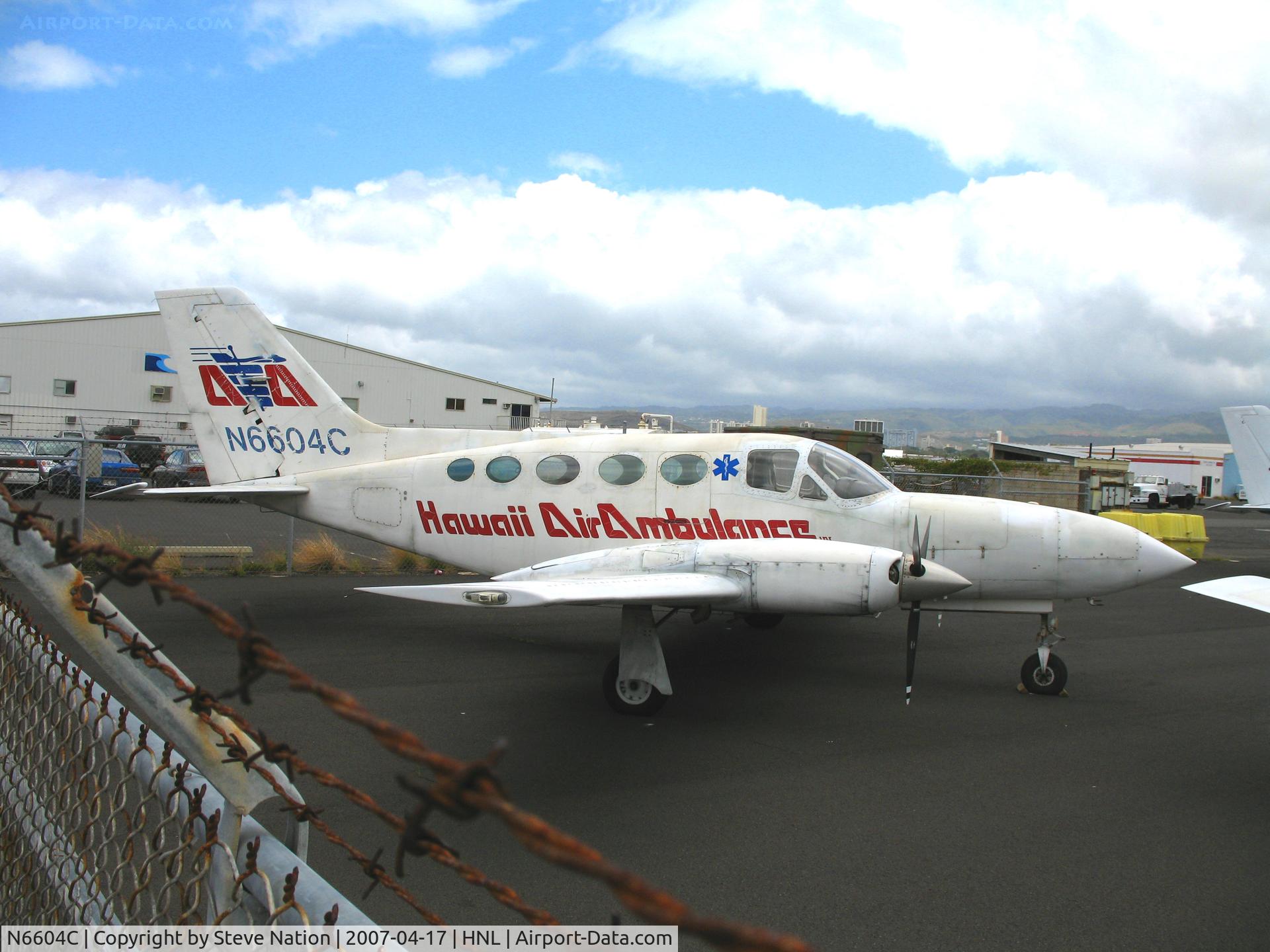 N6604C, 1978 Cessna 414A Chancellor C/N 414A0030, Hawaii Air ambulance 1978 Cessna 414A @ Honolulu, HI
