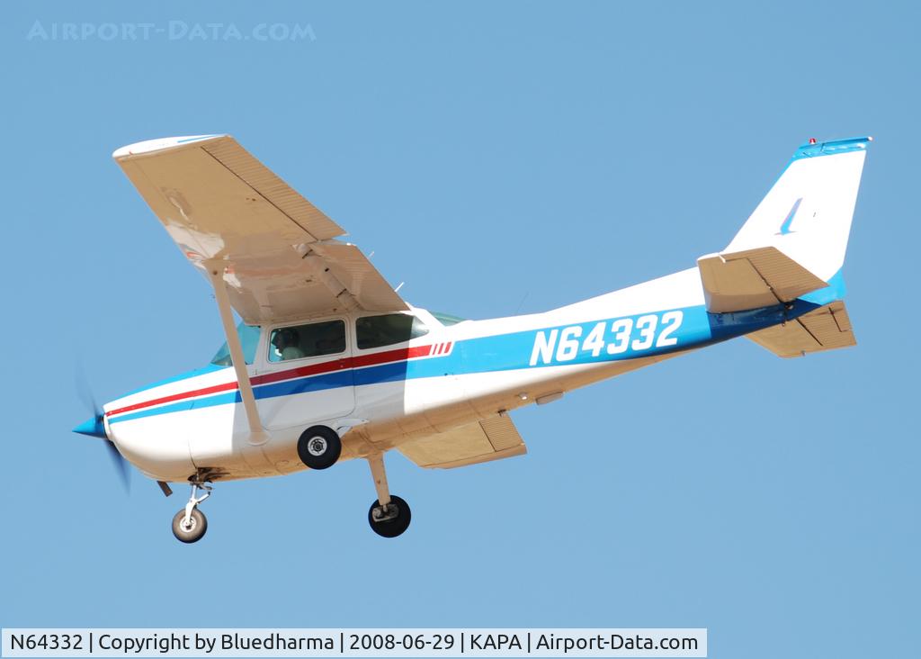 N64332, 1975 Cessna 172M C/N 17265172, On final approach to 17L.