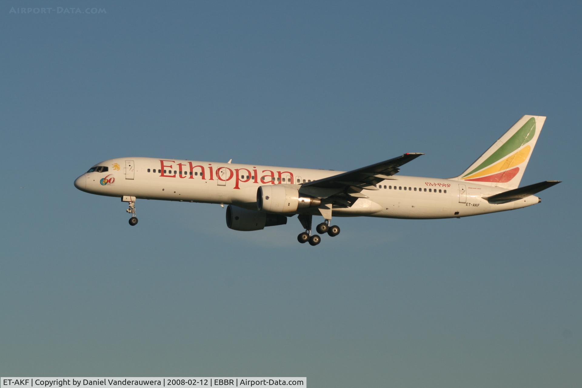 ET-AKF, 1992 Boeing 757-260/ER C/N 26058/1992, arrival of flight ET704 to rwy 25L